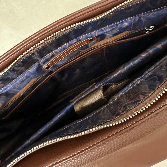 Robert Graham Messenger Laptop Bag 15' x 12.5" - Picture 9 of 10